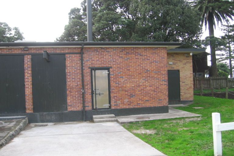 Photo of property in The Georgian, 2b/8 Sidmouth Street, Mairangi Bay, Auckland, 0630