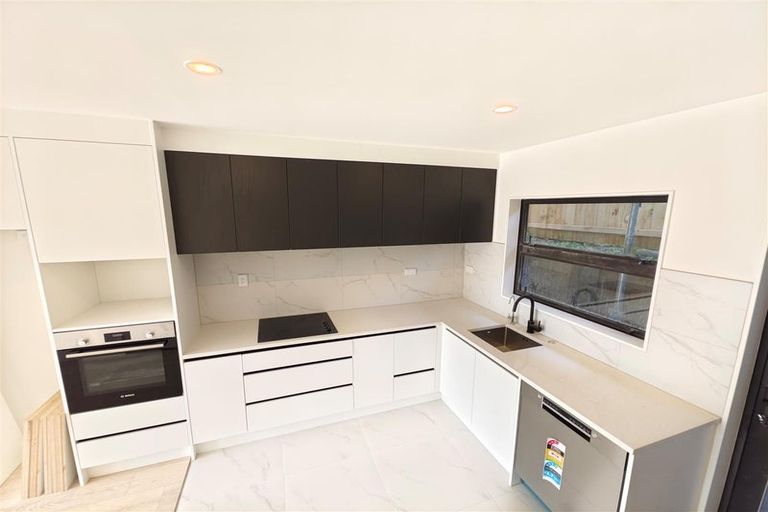 Photo of property in 13/13 Grove Lane, Pakuranga, Auckland, 2010