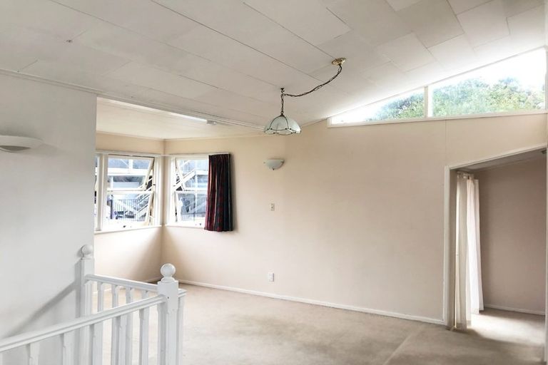 Photo of property in 3 Hamilton Place, Glenfield, Auckland, 0629