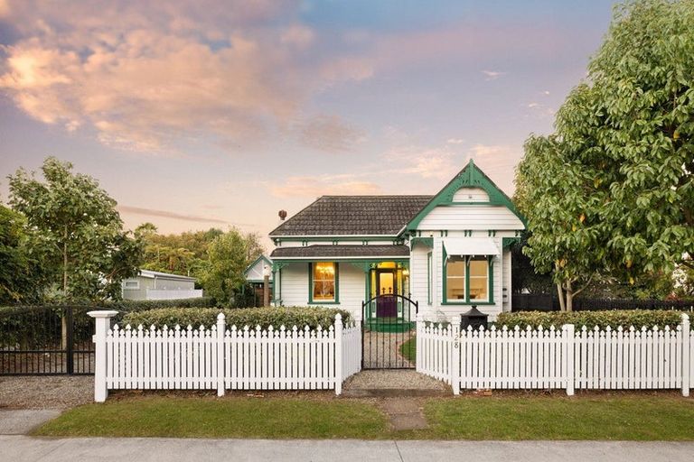 Photo of property in 128 Victoria Street, Cambridge, 3434