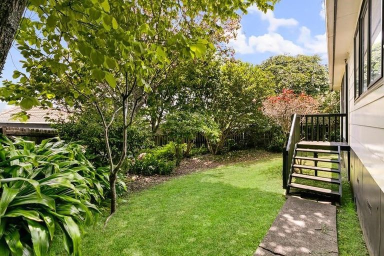 Photo of property in 111 Seymour Road, Sunnyvale, Auckland, 0612