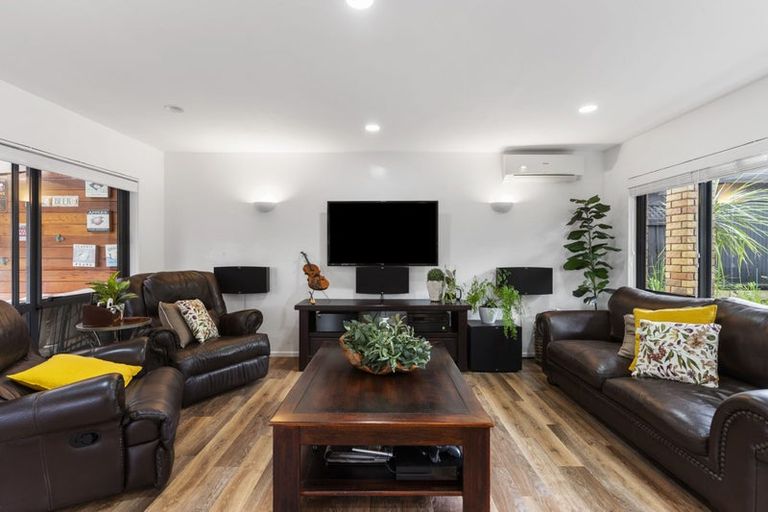 Photo of property in 2/19 Chiania Place, Somerville, Auckland, 2014