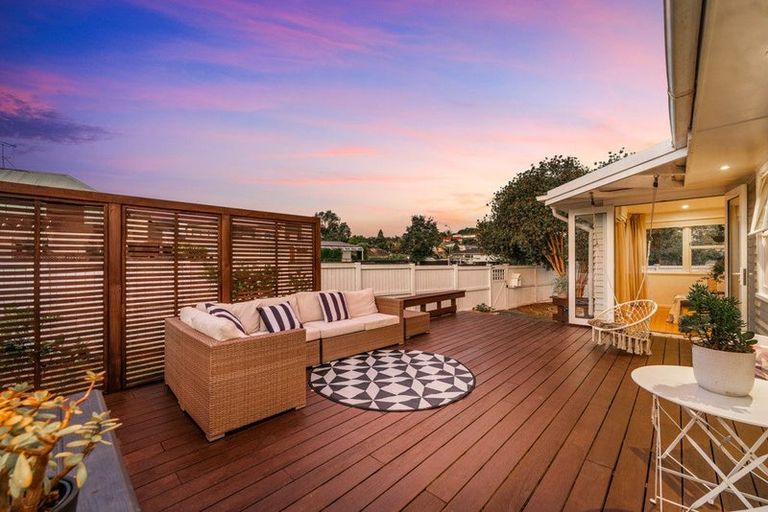 Photo of property in 2 Tyne Road, Forrest Hill, Auckland, 0620