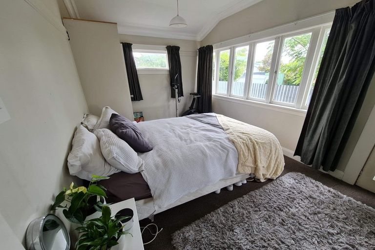 Photo of property in 42 Chelwood Street, Takaro, Palmerston North, 4412