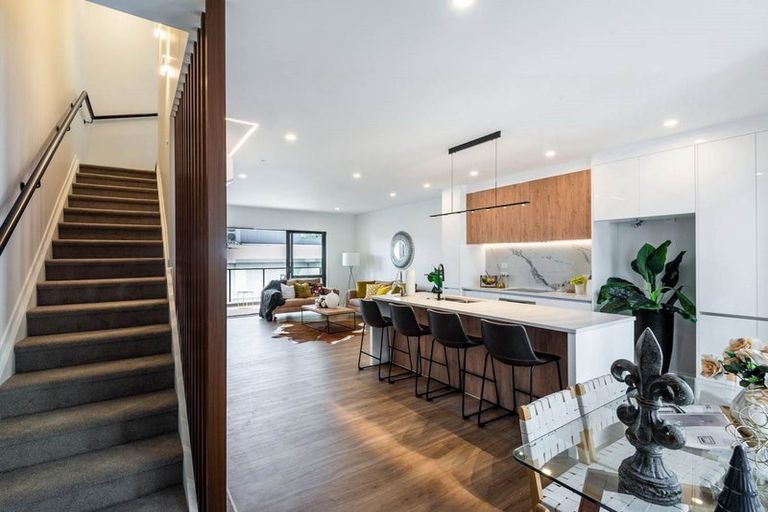 Photo of property in 22 Mina Way, Browns Bay, Auckland, 0630