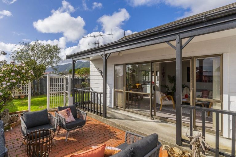 Photo of property in 23 Kanawa Street, Waikanae, 5036