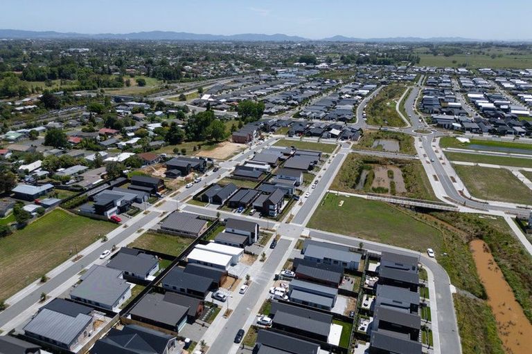 Photo of property in 39 Earp Crescent, Chartwell, 3210