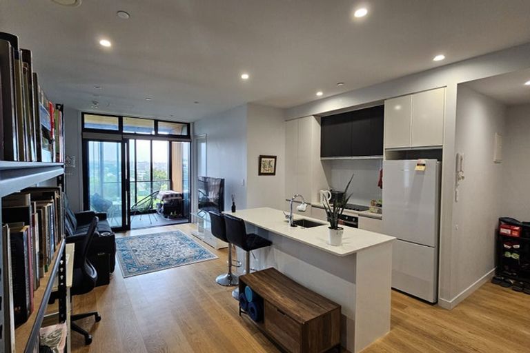 Photo of property in Frank Sargeson Apts, 204/74 Anzac Street, Takapuna, Auckland, 0622