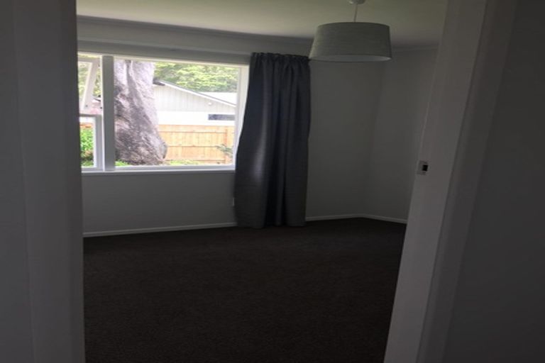 Photo of property in 6 Moehau Grove, Trentham, Upper Hutt, 5018