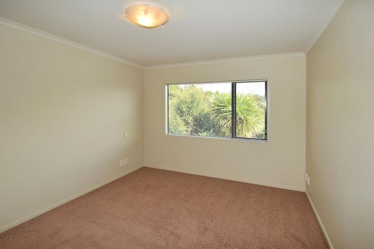 Photo of property in 18 Catrina Avenue, Birkenhead, Auckland, 0626