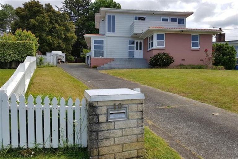 Photo of property in 10 Mcclintock Road, Massey, Auckland, 0614