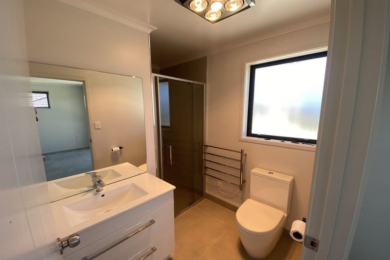 Photo of property in 13 Glennron Lane, Waiuku, 2123