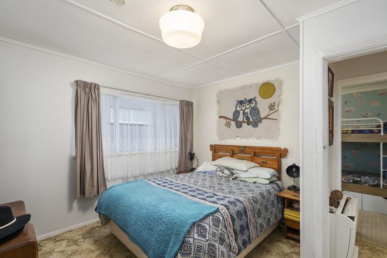 Photo of property in 38 Paritutu Road, Spotswood, New Plymouth, 4310