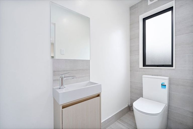 Photo of property in 12/106 Triangle Road, Massey, Auckland, 0614