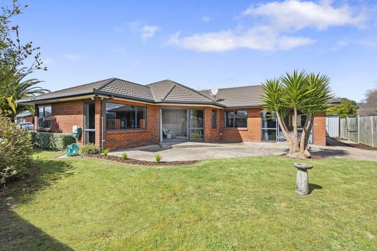 Photo of property in 15 Frame Place, Owhata, Rotorua, 3010