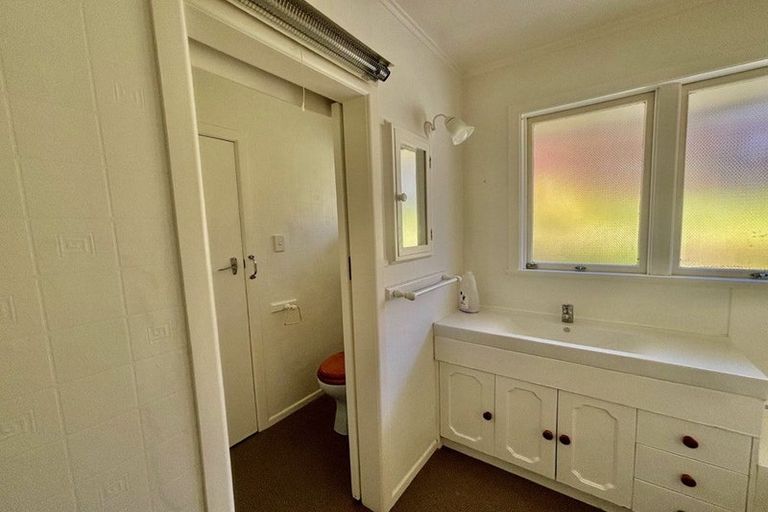 Photo of property in 1a Enfield Road, Hospital Hill, Napier, 4110