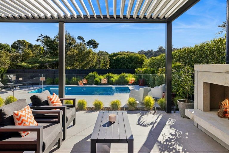 Photo of property in 29 Oscar Road, Greenhithe, Auckland, 0632