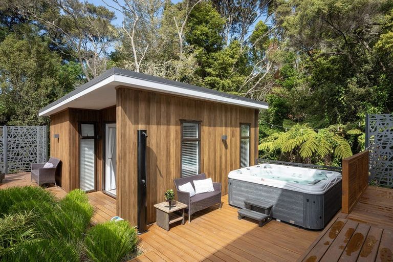 Photo of property in 5 Titiwai Place, Birkenhead, Auckland, 0626