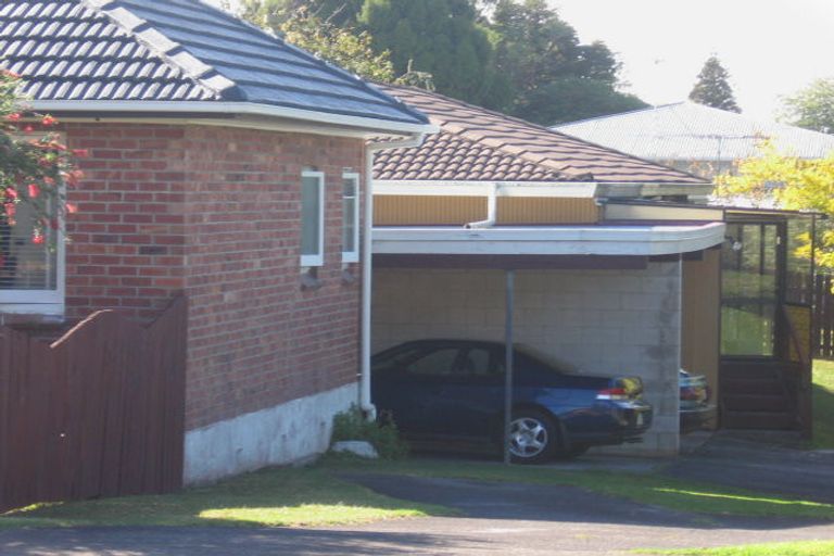 Photo of property in 2/16 Karaka Street, New Lynn, Auckland, 0600