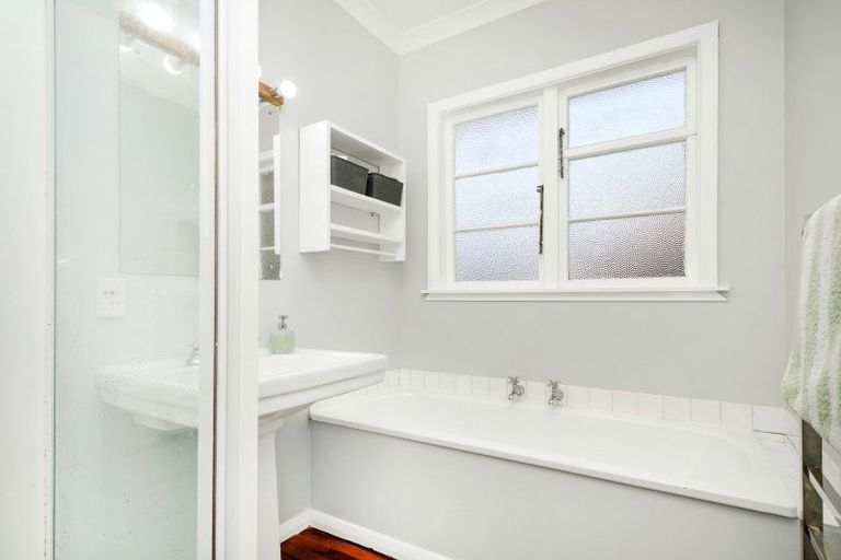 Photo of property in 247 Middleton Road, Glenside, Wellington, 6037