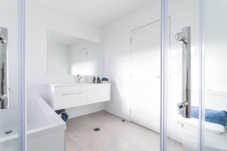 Photo of property in 15 Irving Place, Hobsonville, Auckland, 0616