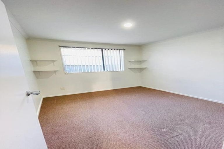 Photo of property in 11 Marblewood Grove, Pukekohe, 2120