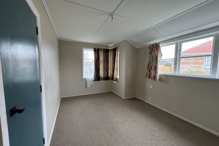 Photo of property in 27 Goldsmith Crescent, Levin, 5510