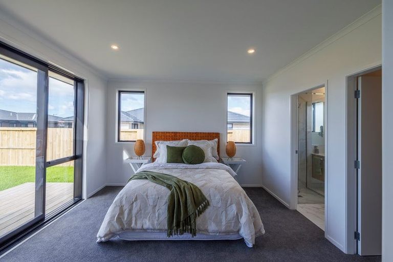 Photo of property in 3 Taurangawaka Road, One Tree Point, 0118