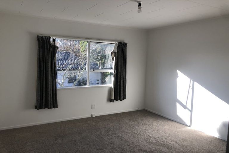 Photo of property in 26 Santiago Crescent, Unsworth Heights, Auckland, 0632