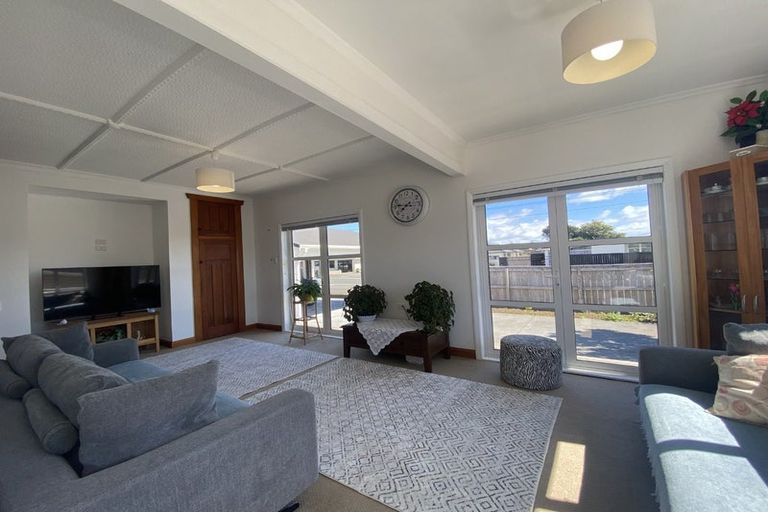 Photo of property in 25a Tukapa Street, Westown, New Plymouth, 4310