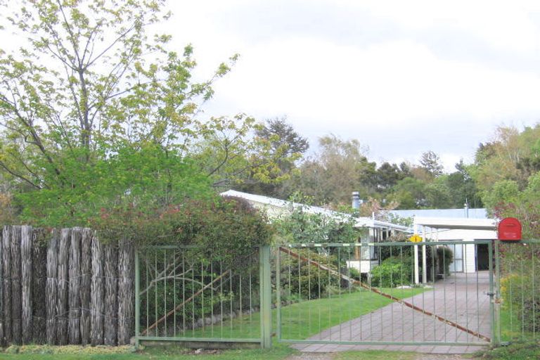Photo of property in 24 Peehimanini Road, Waitahanui, Taupo, 3378