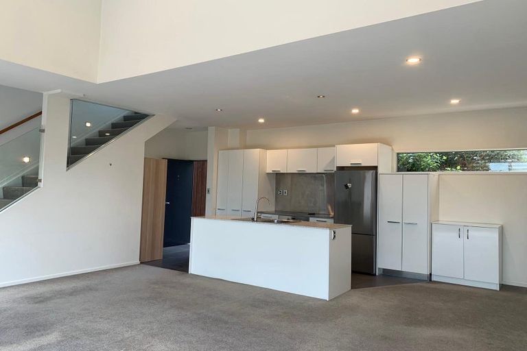 Photo of property in 76h Edmonton Road, Henderson, Auckland, 0612