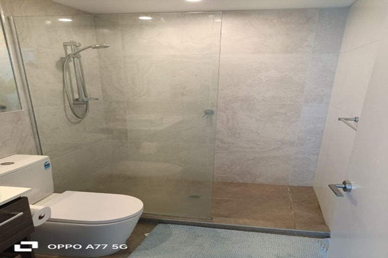 Photo of property in Proximity Apartment Hotel, 804/172u Thorndon Quay, Pipitea, Wellington, 6011