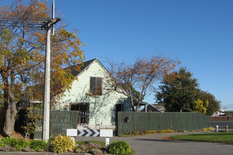 Photo of property in 103a Englefield Road, Northwood, Christchurch, 8051