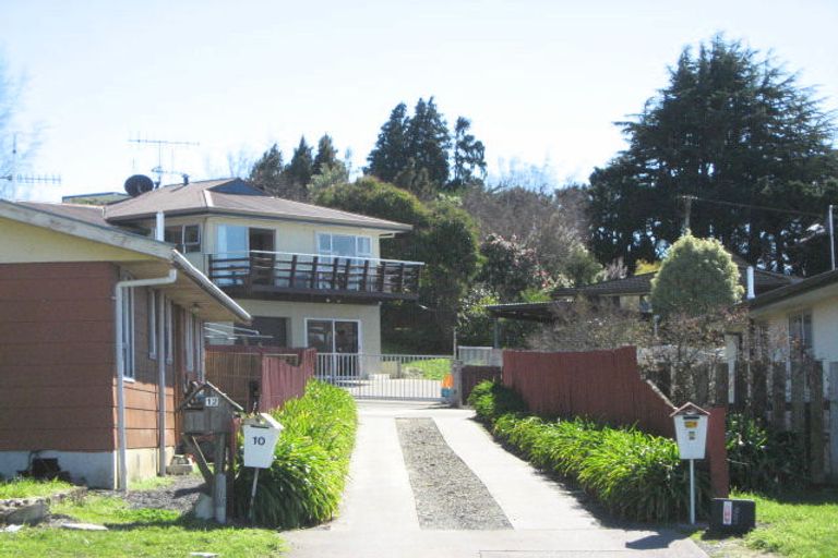 Photo of property in 8 Leeton Drive, Waipukurau, 4200