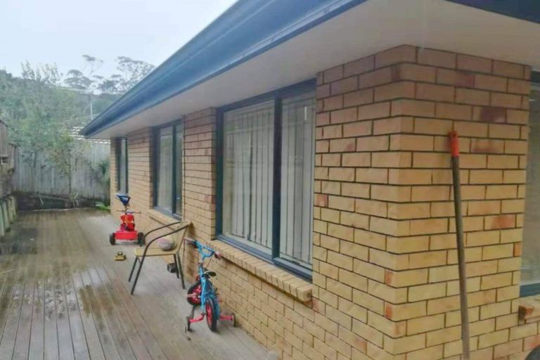 Photo of property in 3 Marbella Crescent, Oteha, Auckland, 0632