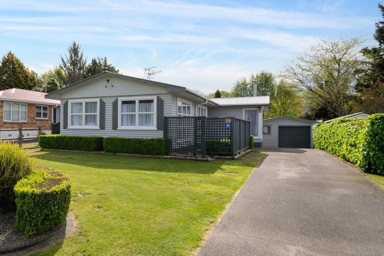 Photo of property in 5 Norrie Place, Hillcrest, Rotorua, 3015
