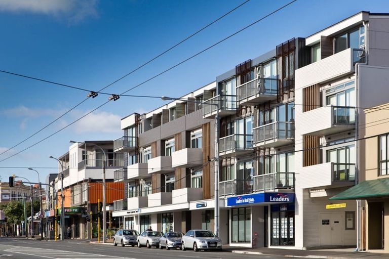 Photo of property in Masina Apartments, 102/80u Riddiford Street, Newtown, Wellington, 6021