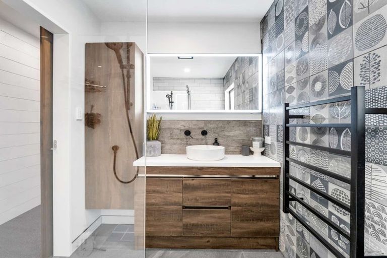 Photo of property in 1 Ward Street, Aramoho, Whanganui, 4500