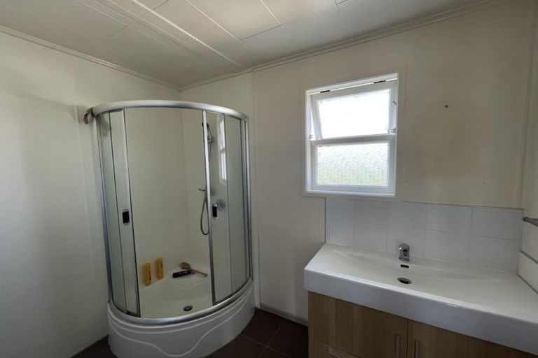Photo of property in 24 Huruhuru Road, Massey, Auckland, 0614