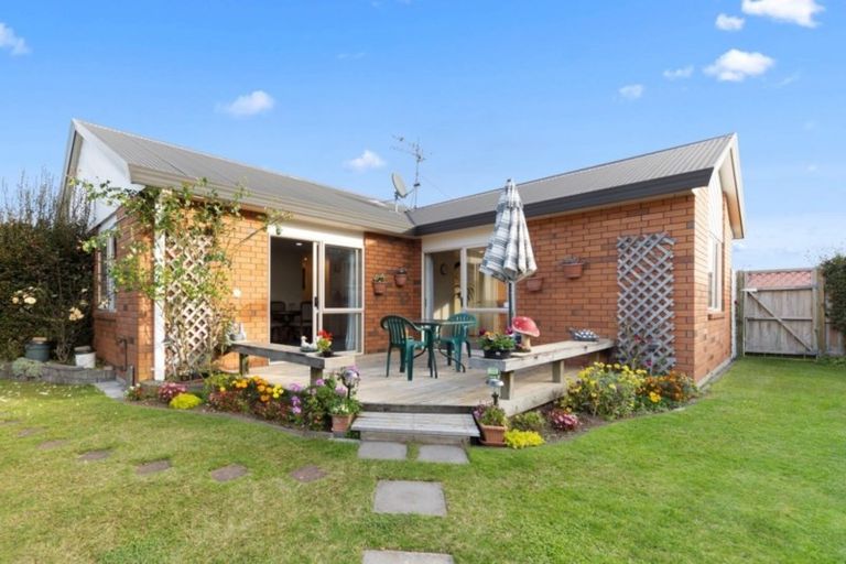 Photo of property in 22 Northmeadow Drive, Rototuna, Hamilton, 3210