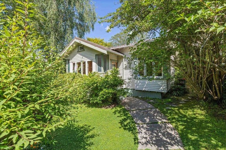 Photo of property in 24 Myrtle Street, Hamilton East, Hamilton, 3216