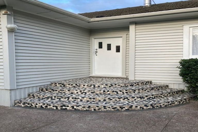 Photo of property in 18 Kent Terrace, Riverhead, 0820