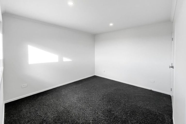 Photo of property in 11 Gibraltar Way, Fitzherbert, Palmerston North, 4410