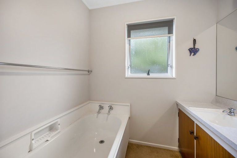 Photo of property in 2/3 Murphy Road, Taradale, Napier, 4112