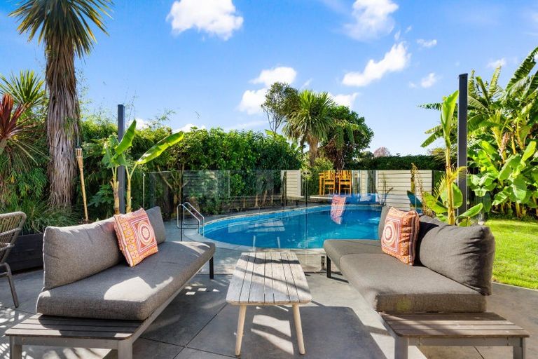 Photo of property in 57a Church Road, Taradale, Napier, 4112