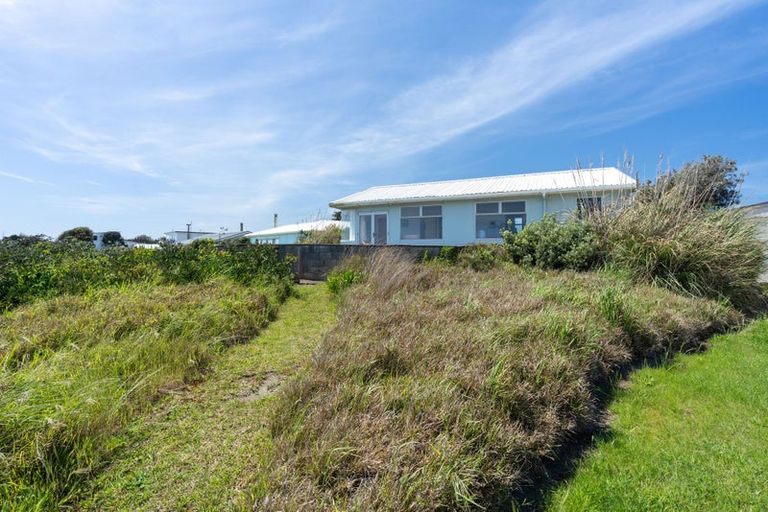 Photo of property in 7 Kent Avenue, Waitarere Beach, Levin, 5510