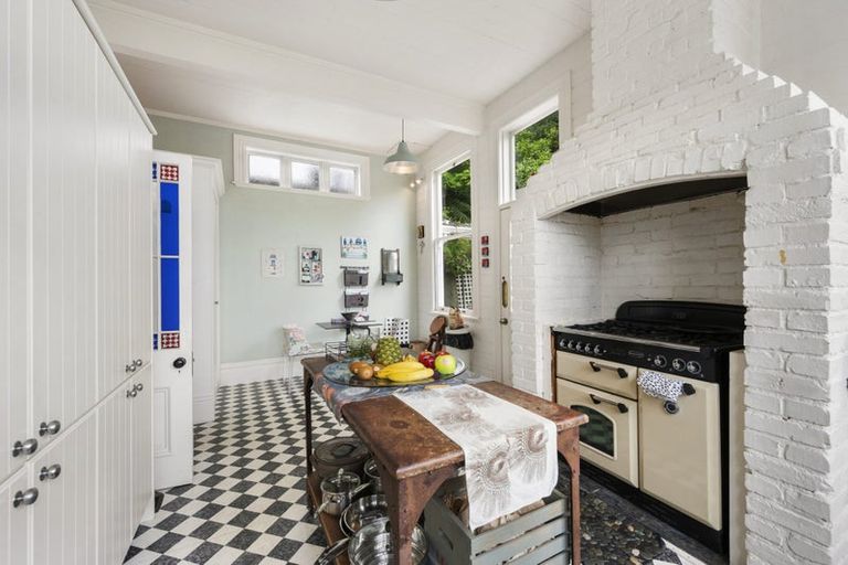 Photo of property in 26 Newman Terrace, Thorndon, Wellington, 6011