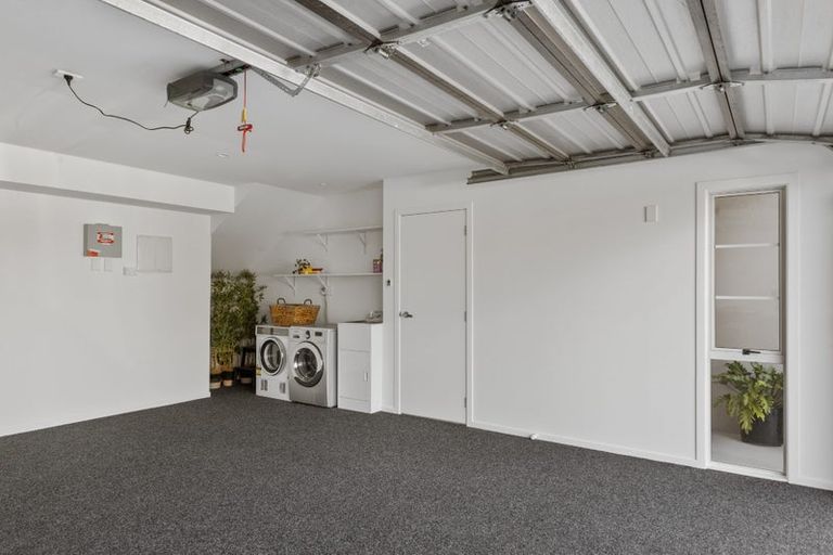 Photo of property in 250c Courtenay Street, Strandon, New Plymouth, 4312