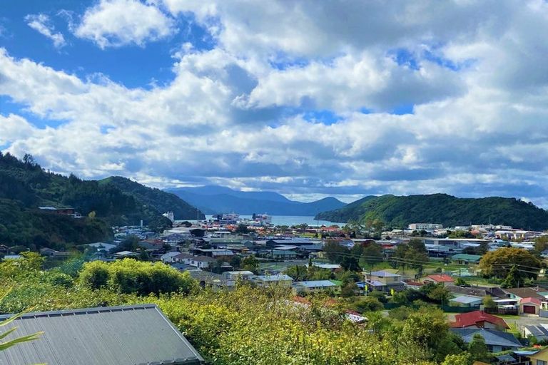 Photo of property in 12 Dorset Street, Picton, 7220